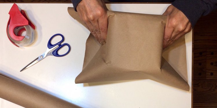 pakowanie paczki do wysyłki