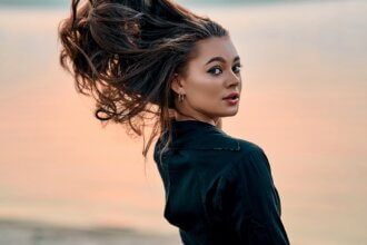 Kobieta i jej włosy